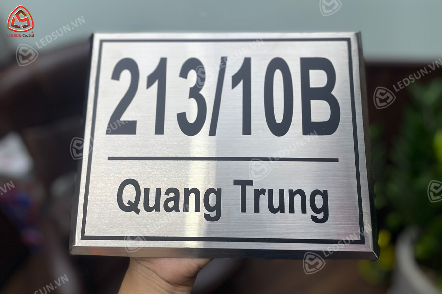 bảng số nhà inox trắng xước
