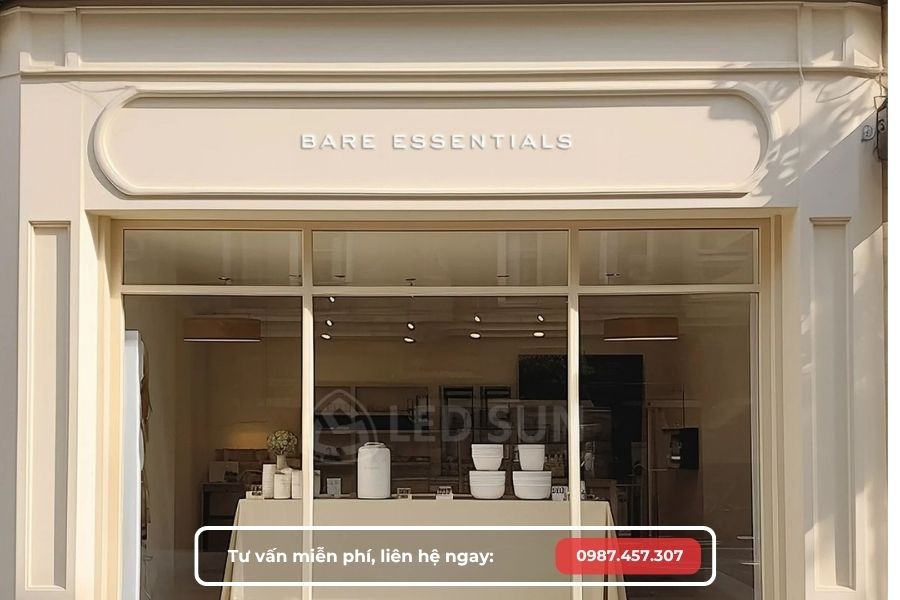 bảng hiệu shop quần áo phong cách cổ điển