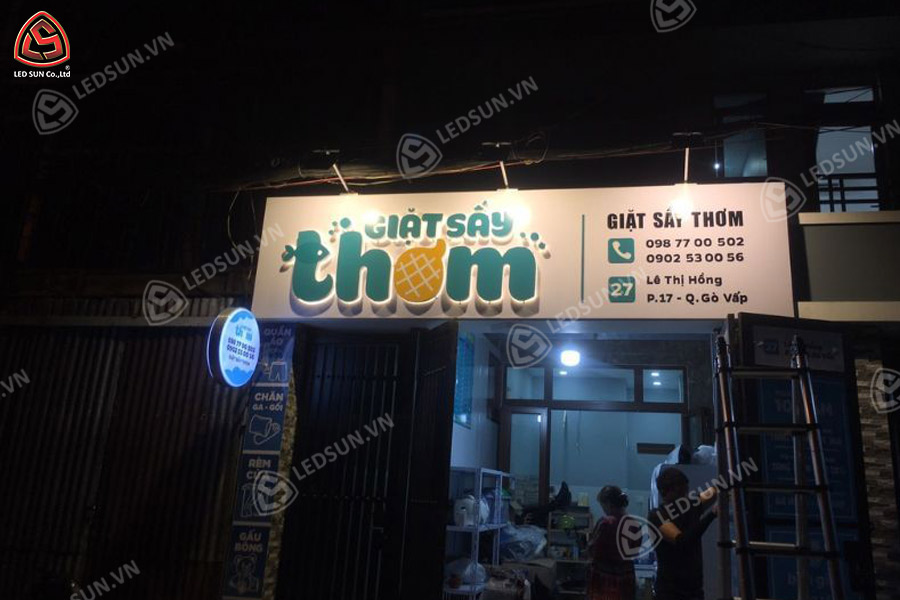 bảng hiệu giặt sấy