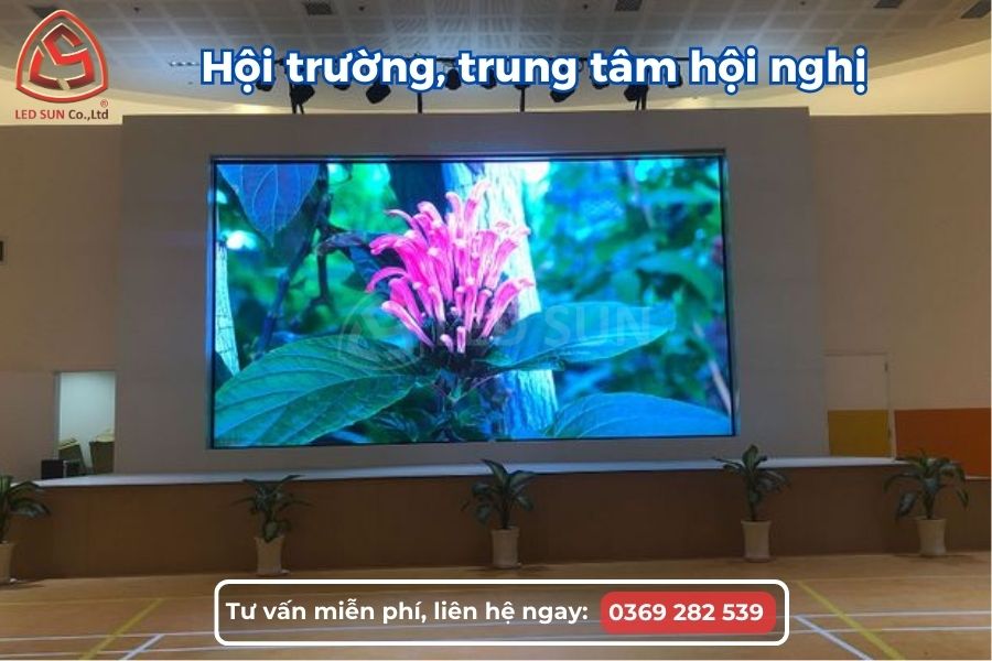 Màn hình LED trong nhà tại hội trường và trung tâm hội nghị, hiển thị nội dung sự kiện, hội thảo lớn.