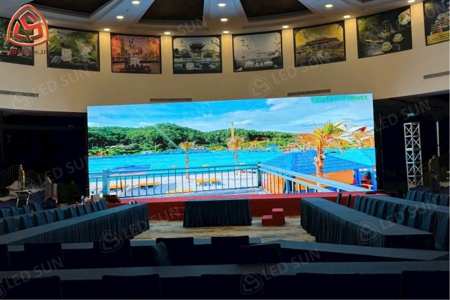 Màn hình LED P1.66 trong nhà trình chiếu hội thảo công ty du lịch