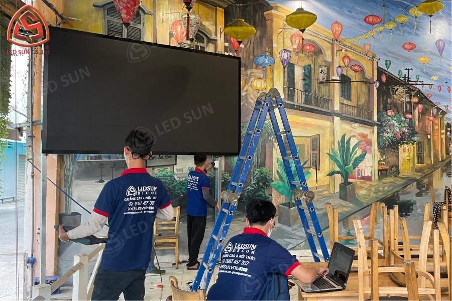 Màn hình LED P2.5 trong nhà cho không gian ẩm thực nhà hàng