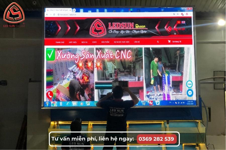 Màn hình LED P5 trong nhà hiển thị nội dung trình chiếu